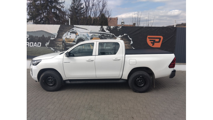Bukócső felszerelése a Toyota Hilux 2024-re
