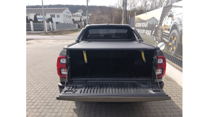 Montare rulou de bena und rollbar pe Toyota Hilux 2025