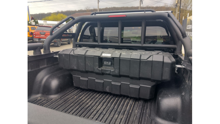 Montare troliu und Rocky rollbar pe Toyota Hilux 2025