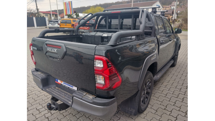 Montare troliu und Rocky rollbar pe Toyota Hilux 2025