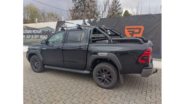 Montare troliu und Rocky rollbar pe Toyota Hilux 2025