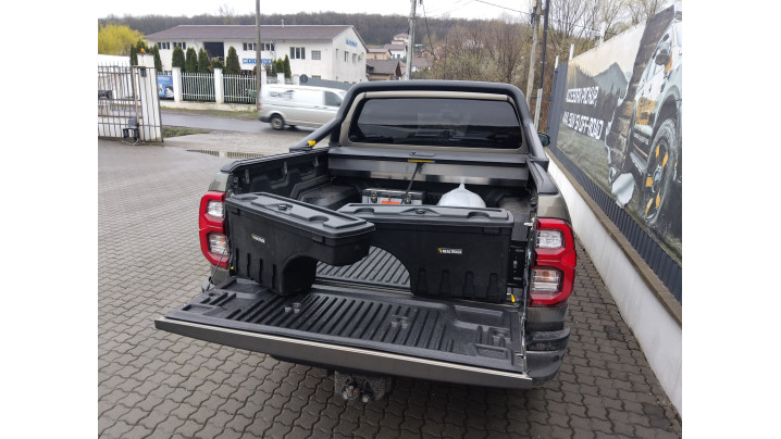 Montare ladite utilitare Swing Case pe Toyota Hilux 2024