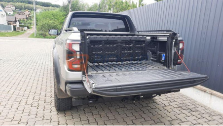 SEPARATOR BENA CU SISTEM C-CHANNEL TOYOTA HILUX 2026+