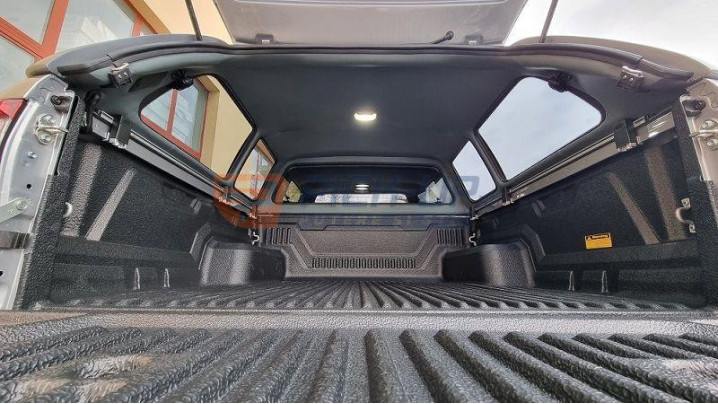 HARDTOP TOYOTA HILUX 2026+ CU GEAMURI LATERALE ALC