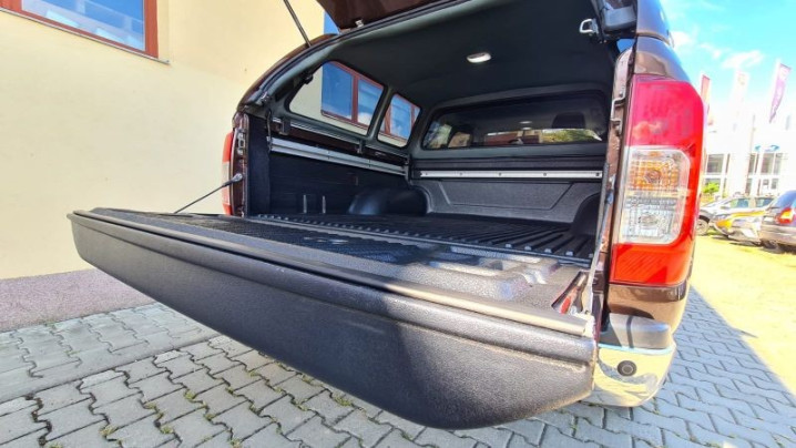Főcím Nissan Navara NP300 2016-2022 AK CAP