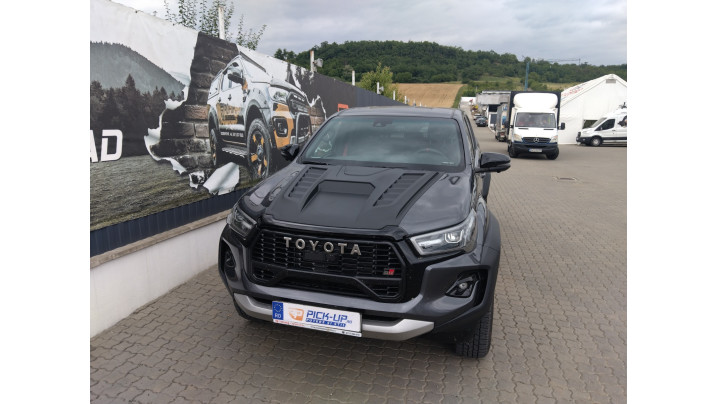 Echipare completa pentru Toyota Hilux GR Sport II 2025