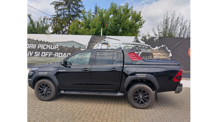 Montare inchidere de bena sport cover SCZ si capitonaj de bena  pe Toyota Hilux 2025