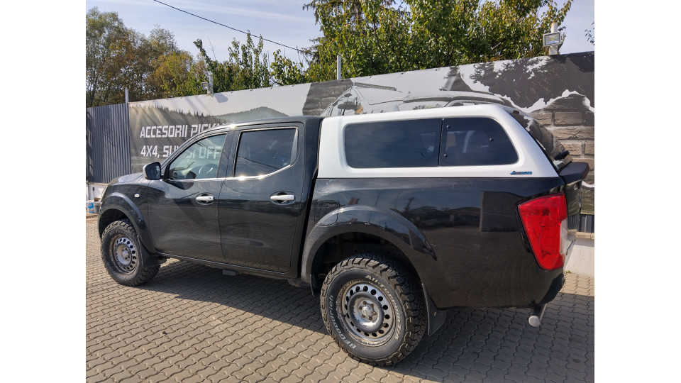 Montare capitonaj de bena si hardtop pe Nissan Navara NP300