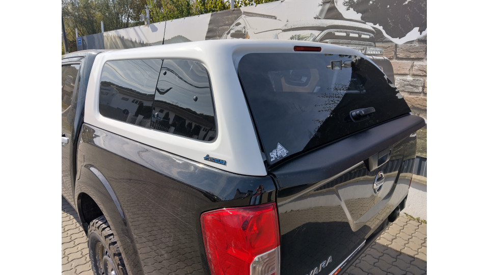 Montare capitonaj de bena si hardtop pe Nissan Navara NP300
