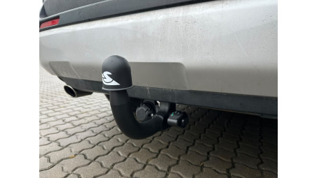 Montare carlig de remorcare demontabil pe Toyota RAV4 2023