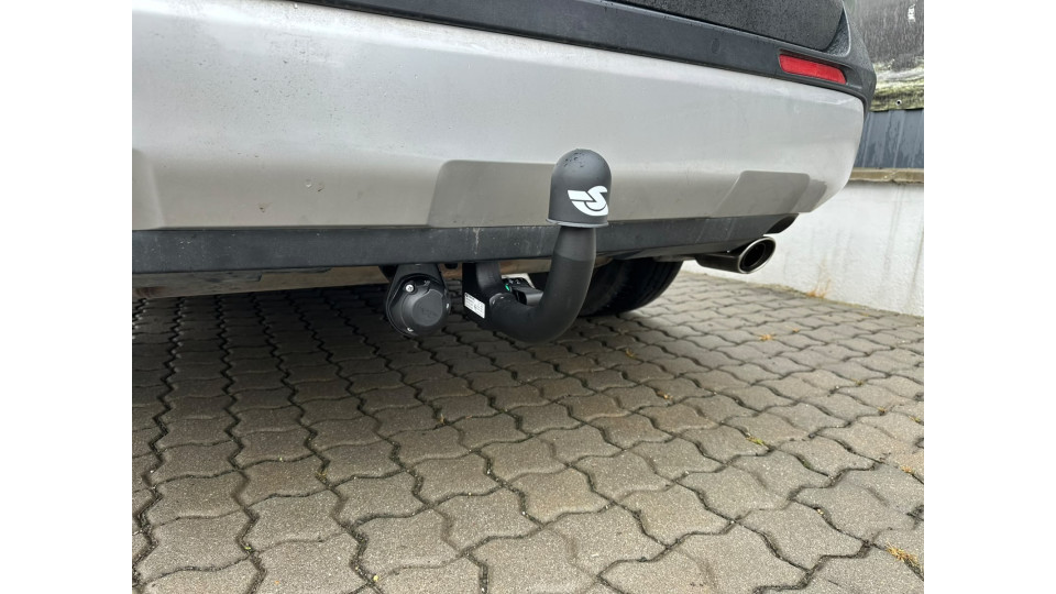 Montare carlig de remorcare demontabil pe Toyota RAV4 2023