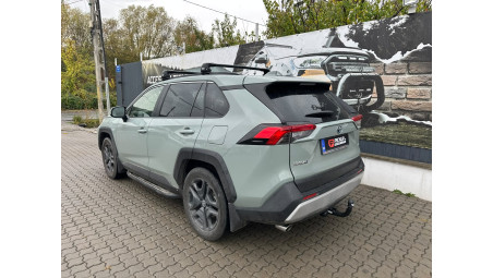Montare carlig de remorcare demontabil pe Toyota RAV4 2023