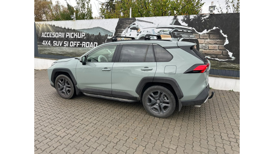 Montare carlig de remorcare demontabil pe Toyota RAV4 2023