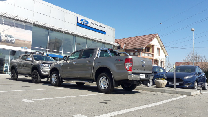 Ford Ranger limited vs Ford Ranger limited equipped by PICK-UP.RO