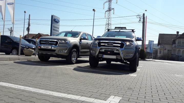 Ford Ranger limited vs Ford Ranger limited equipped by PICK-UP.RO